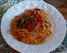 Spaghetti Pomodoro Basilico - foto van Roberto De Martino copyrightfree