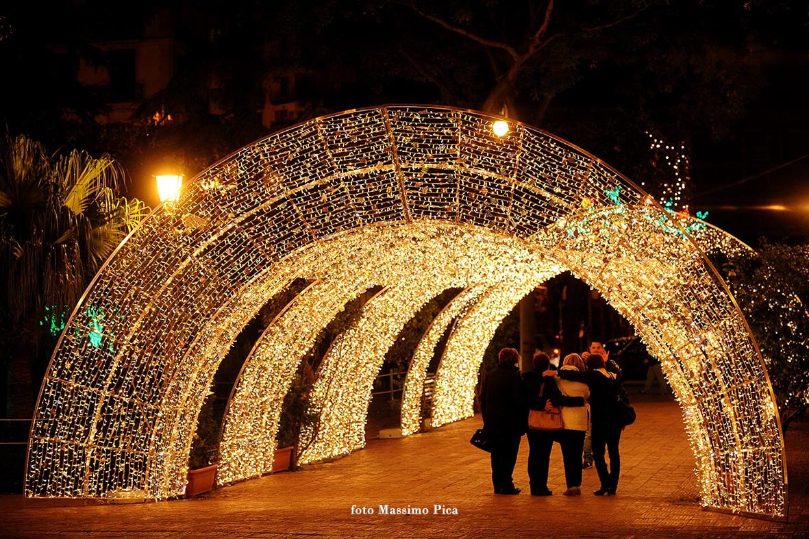 Arco luminoso, Luci d'artista, Salerno, foto Massimo Pica