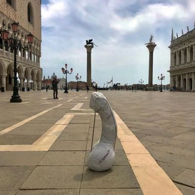 Corona-beeld Grabbedbytheballs in Venetië