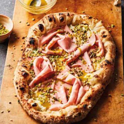 Pizza Mortazza uit Kookboek Pizza Napoli Pizza Mortazza uit Kookboek Pizza Napoli