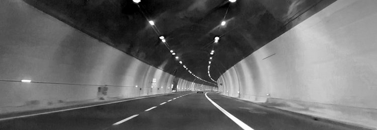 tunnel © Claudia Zanin